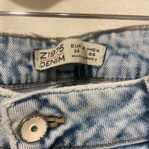 Zara Light Wash Ankle Jeans